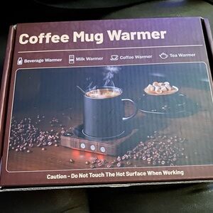 Coffee Mug Warmer with Black and Brown Design